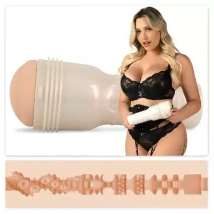 MIA MALKOVA FLESHLIGHT LEVEL UP PUSSY MASTURBATOR